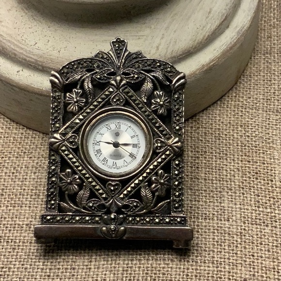 Quartz Japan Movt Silver miniature mantel clock - Picture 2 of 13